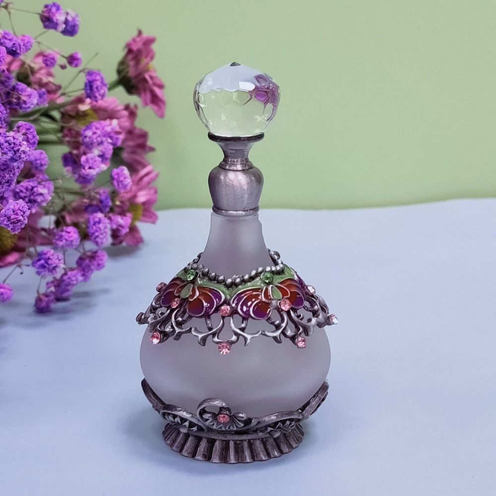 Refillable Empty Perfume Bottle Vintage Empty Glass Jar Beautiful Essence Oil Container  Home Decor