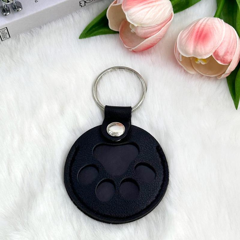 Leather Pet Hair Memorial Keychain Case: Cat & Dog Hair Keepsake Hanger