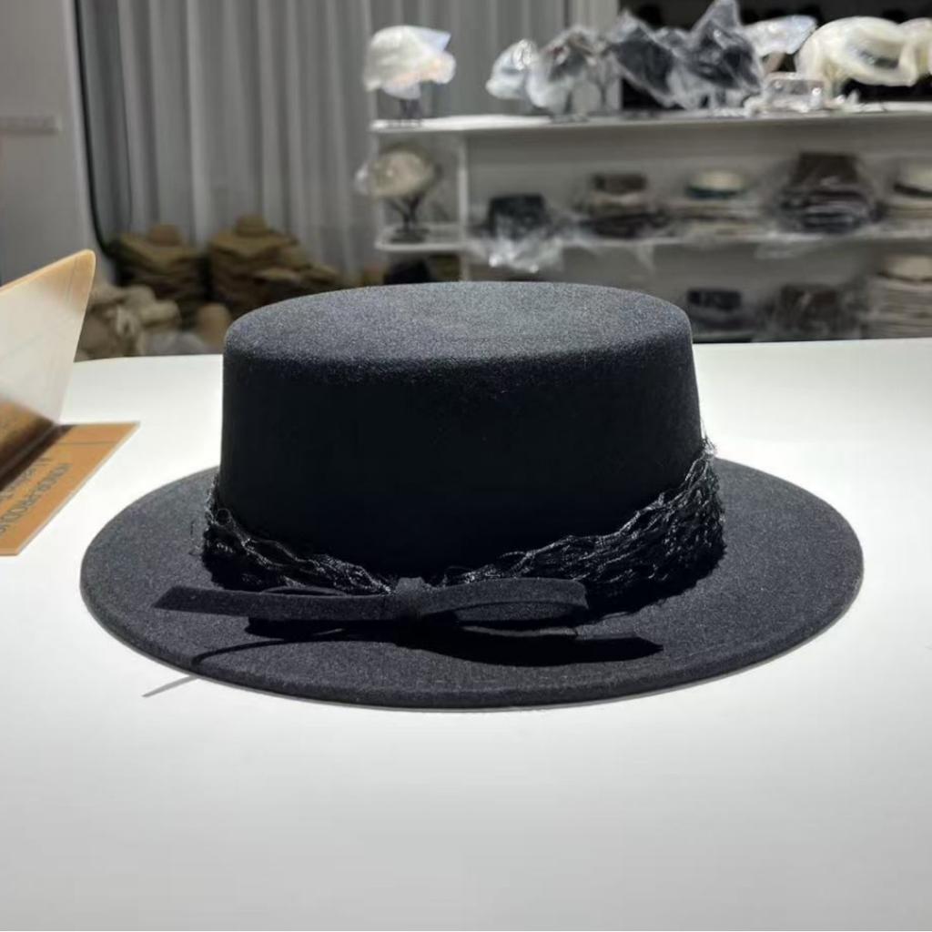 Celebrity French wool top hat women's autumn and winter British retro Hepburn flat hat felt hat fashionable versatile foreign hat