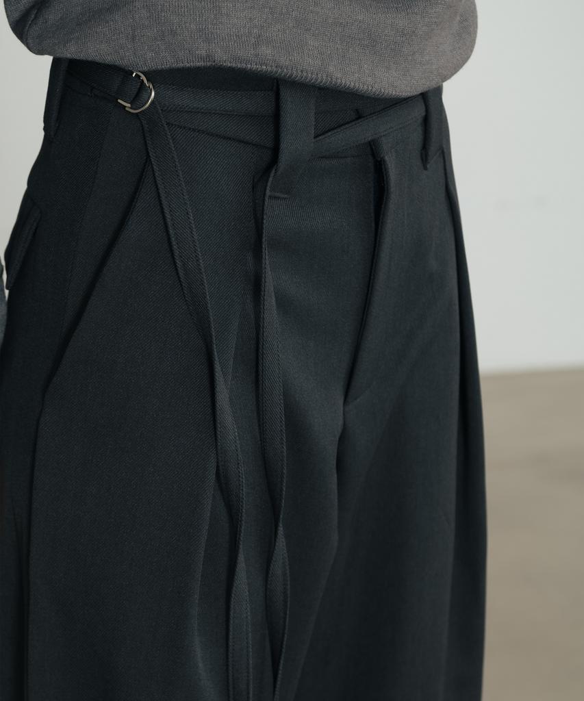 SSIN AND LEE Serin Belted Slacks Charcoal