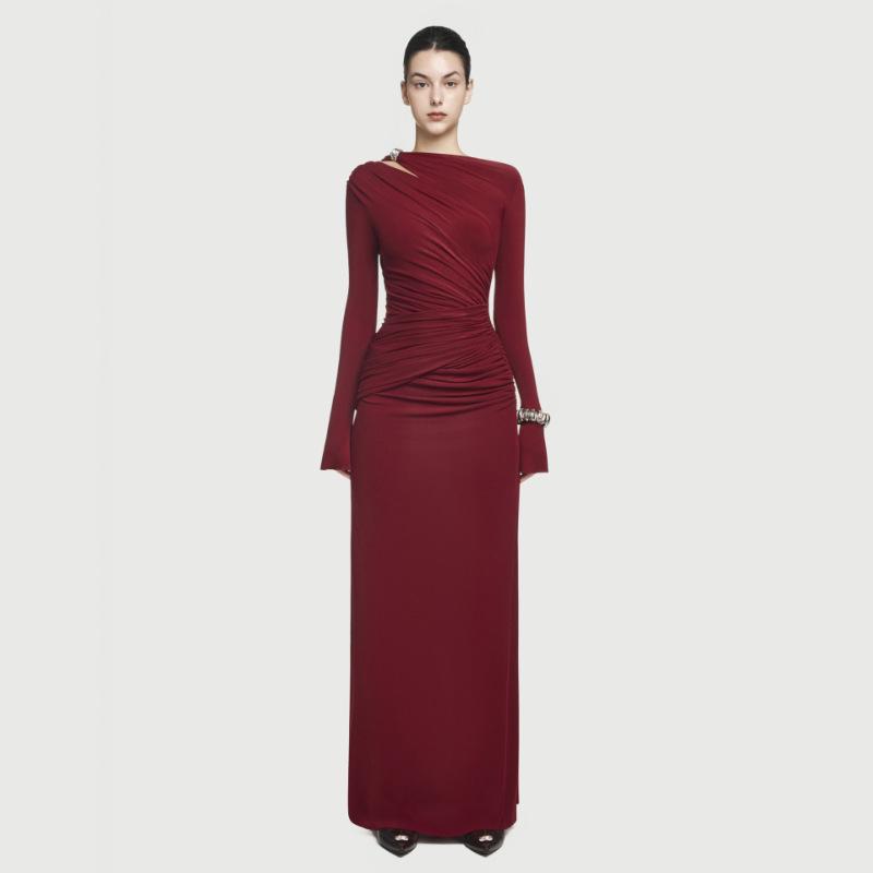 

European Style Autumn/Winter Women s Elegant Hollow Pleated Long Skirt - Solid Color, Slim Fit Medium червоний