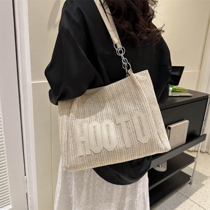 Fashionable Woven Tote Bag For Women Medium-sized Trendy Handbag In Black