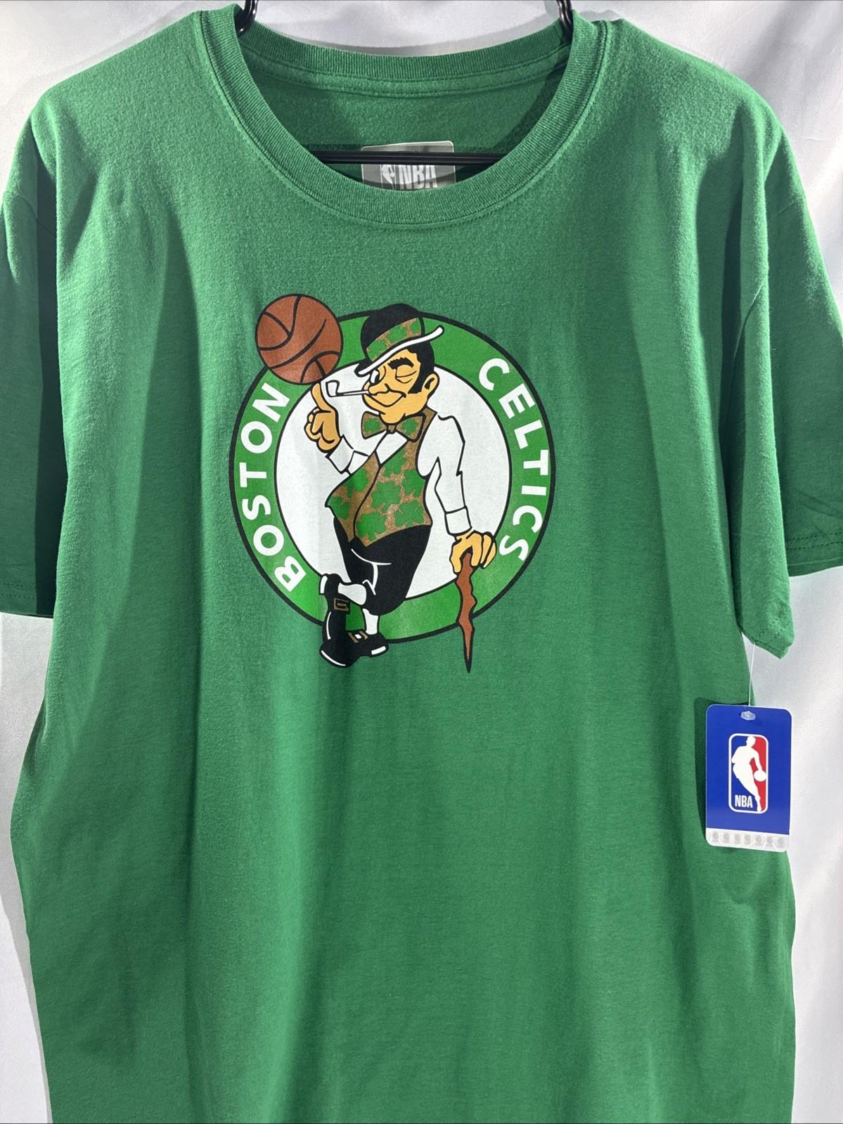 Boston Celtics T Shirt Mens Large Green NBA Graphic Tee Shamrock Logo Basketball Unisex T-Shirt XL