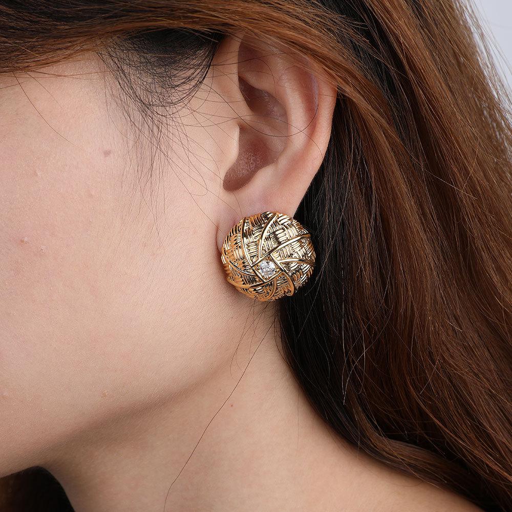 Earrings Korea can weave women's personalized gold independent packaging long fashion temperament geometric earrings