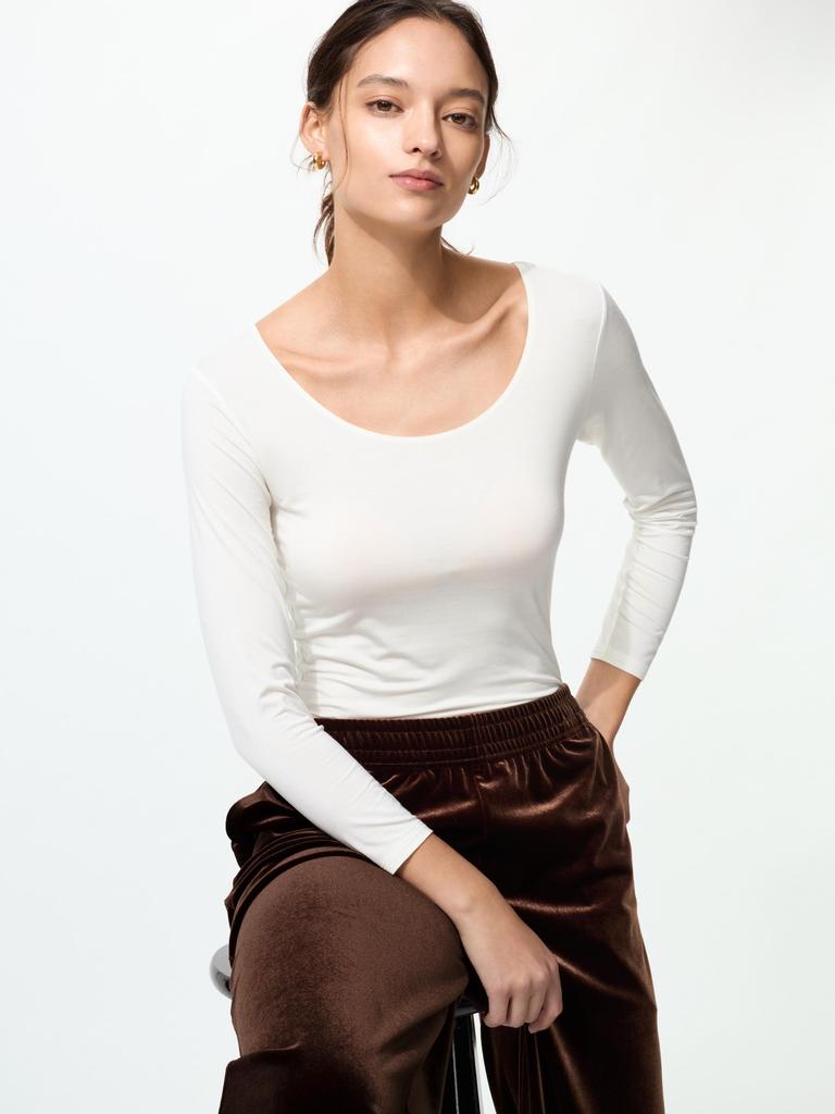 Uniqlo Japan HeaTTech U Neck T 8 Min Sleeve