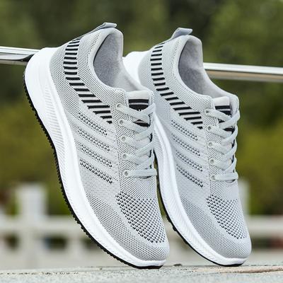 Frühling und Sommer Neue Fly Woven Herrenschuhe Bequeme atmungsaktive Mesh-Freizeitschuhe Weiche Sohle Laufsportschuhe für Herren