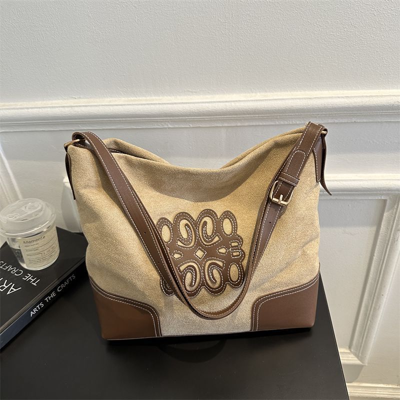 

Commuter large-capacity bag women s new deerskin velvet retro underarm bag niche versatile single shoulder tote хакі