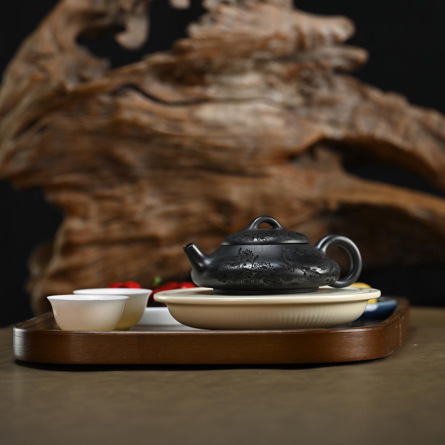 

180ml Ancient Yixing Purple Clay Teapots Handmade Carving Lotus Fishpond Pot Raw Ore Stone Yellow Mud Kettle Zisha Tea Set Cafes
