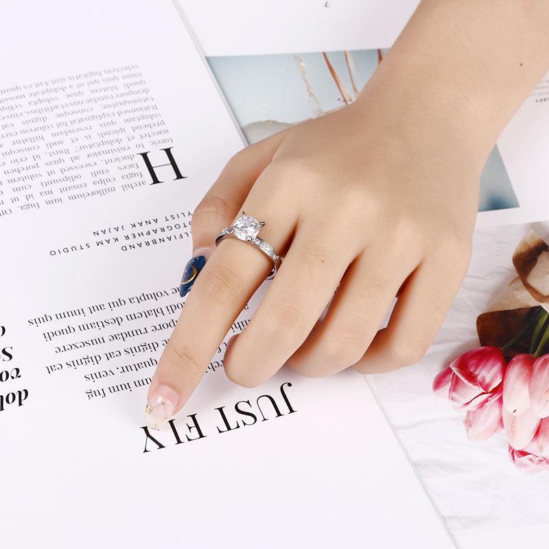 European-American Stainless Steel Zircon Ring: Simple, Four-Prong Creative Design