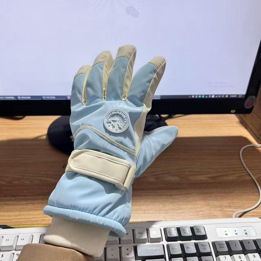 Women's Winter Ski Gloves: Warm, Thickened, Touchscreen-Compatible, Windproof, Water-Repellent, and Stylish Velvet-Lined for Outdoor Riding.