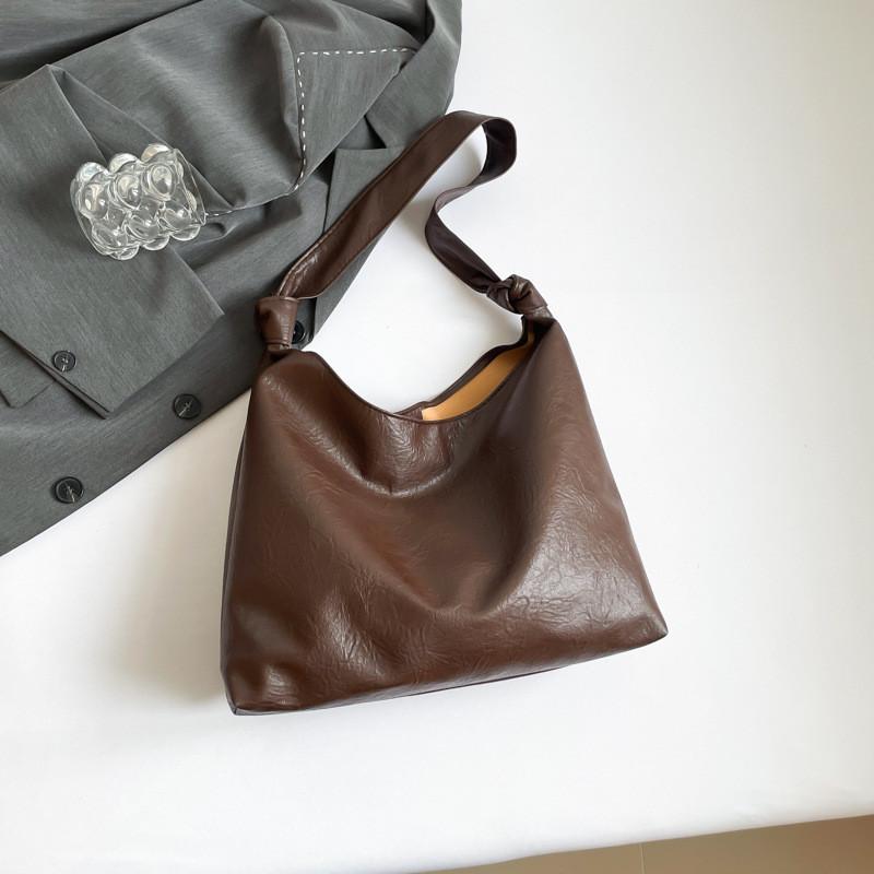 Modern Elegant 2024 Summer Women's Shoulder Bag Fashionable Tote With Soft Pu Material And Unique Design