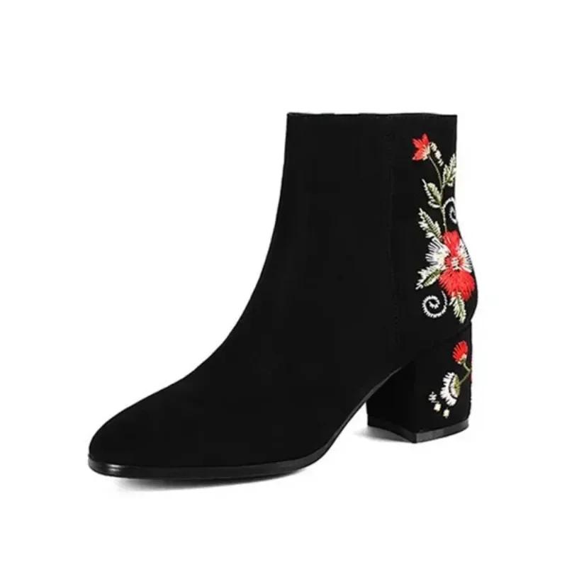 Móda 2024 Nové dámské kotníkové boty Vysoké Podzimní a zimní Teplé bavlněné boty Dámské Semišové Střední podpatek Vyšívané Poloviční holínky Žena 40