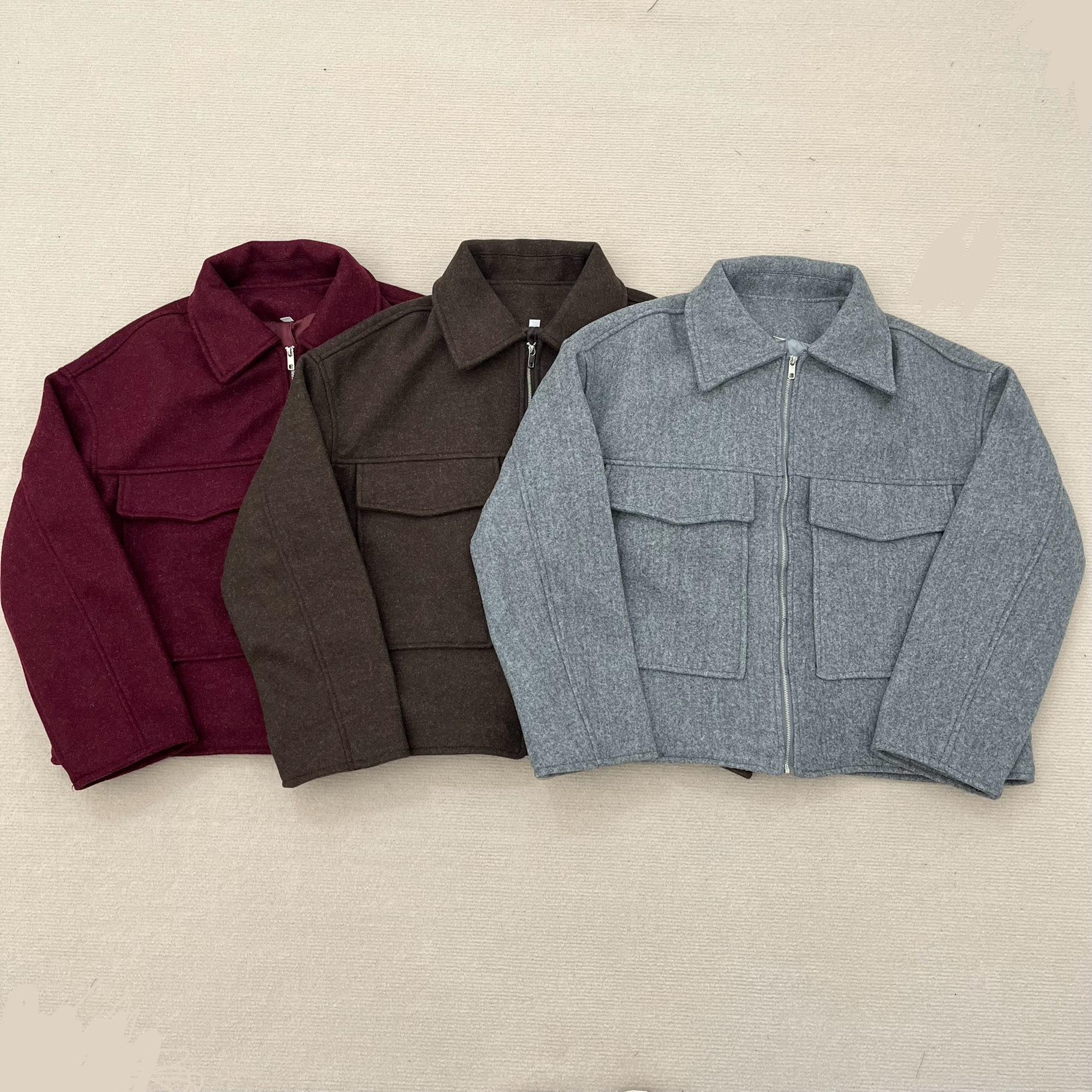 

2024 Осень/Зима Женское Шикарное Короткое Пальто из Шерстяной Смеси на Молнии и с Декором в Виде Больших Карманов Medium вино красного