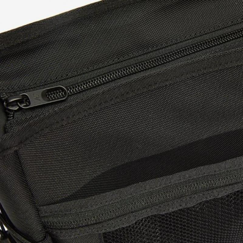 New Balance Back To School Basic Logo Messenger Bag Nbgcess205