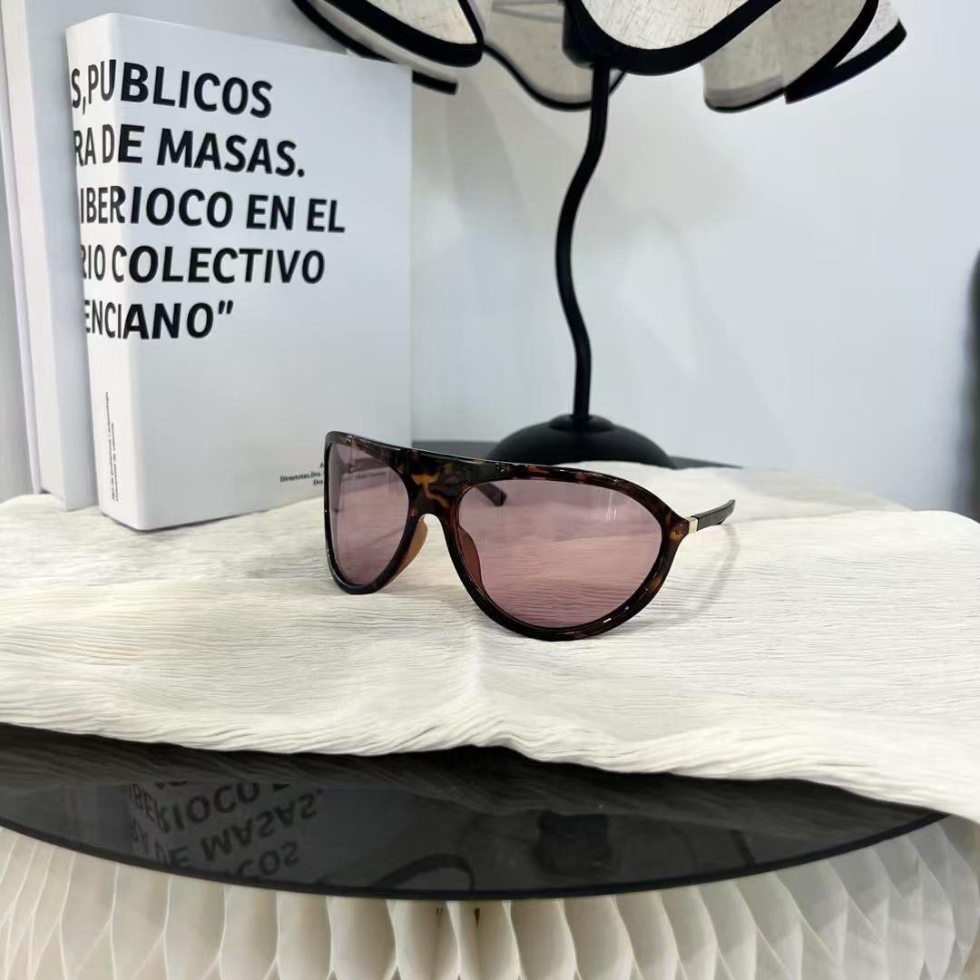 

Big Size Women Sunglasses Fashion Stylish Uv400 Protection Men Sun Glasses Outdoor Wind Proof Sun Glass For Women