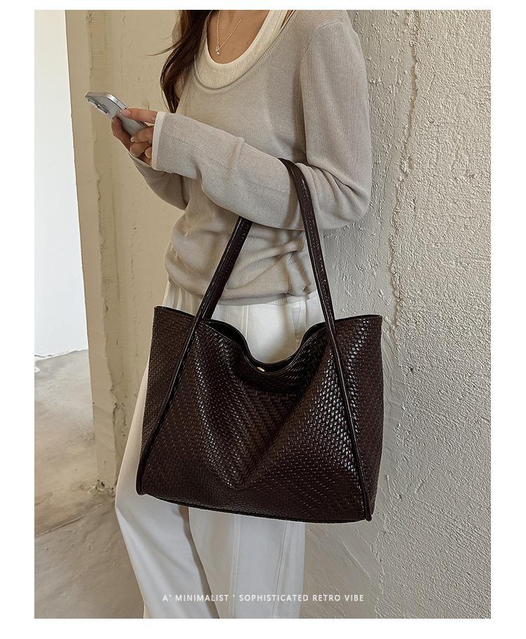 Stylish Autumn 2026 Women's Woven Tote Bag - Large Capacity, Single Shoulder Design