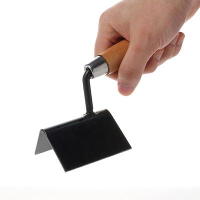 Strumenti di costruzione – Spatole e cazzuole