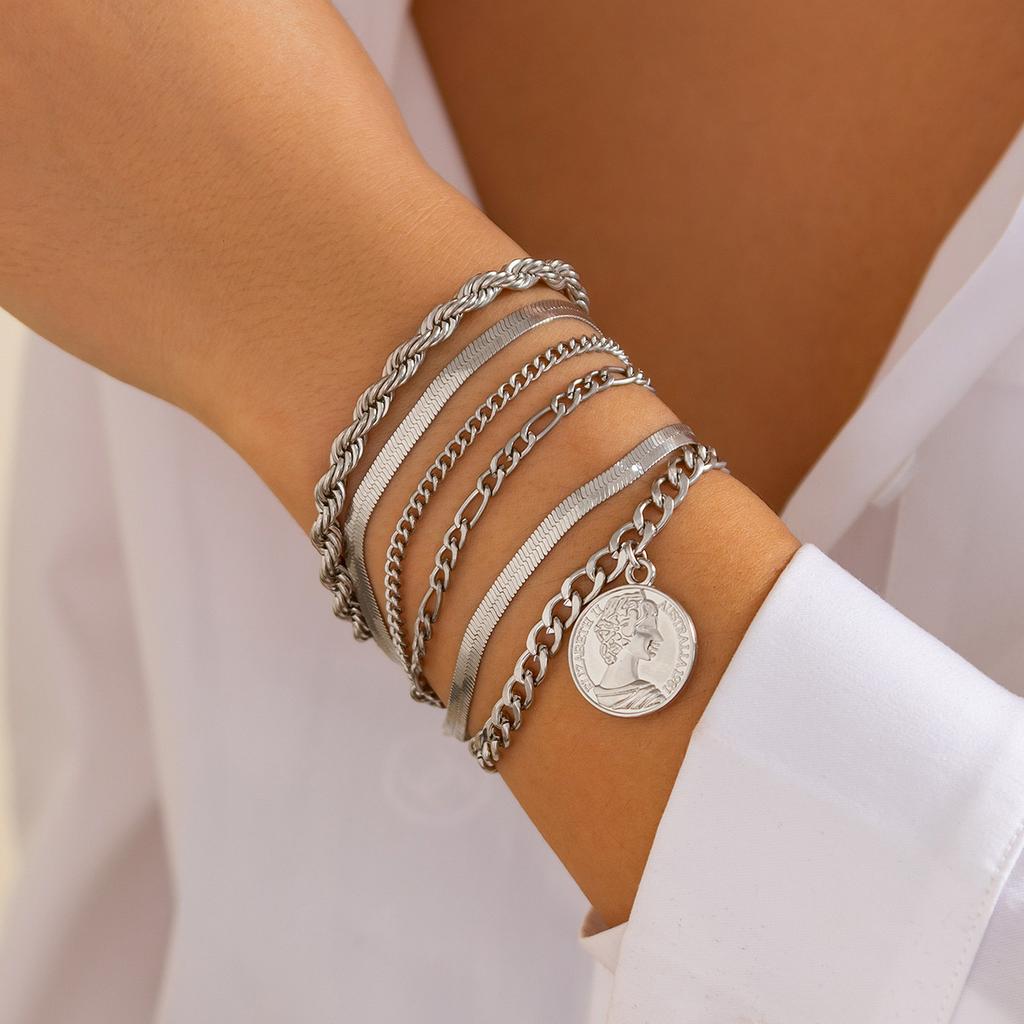 Bracelet imitation pearl stacked bracelet set, simple temperament beaded portrait fringed jewelry
