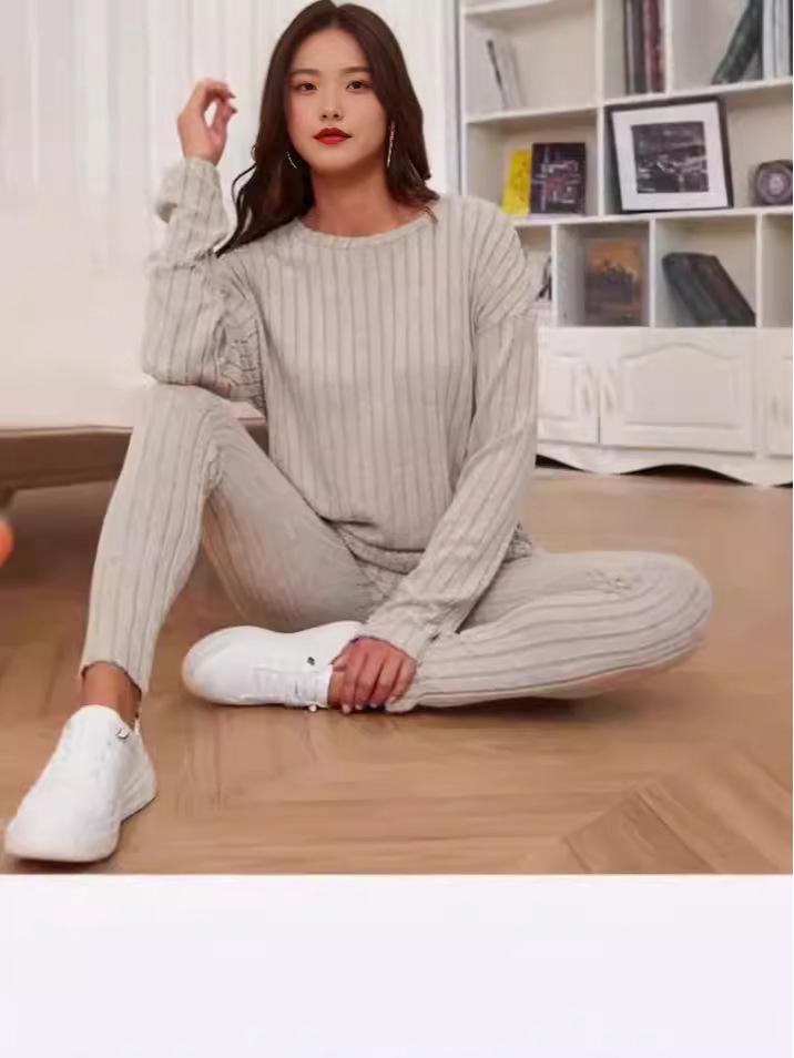 Women's 2024 Autumn Fashion Rib-Knit Two-Piece Set: Casual Loose-Fit Round Neck