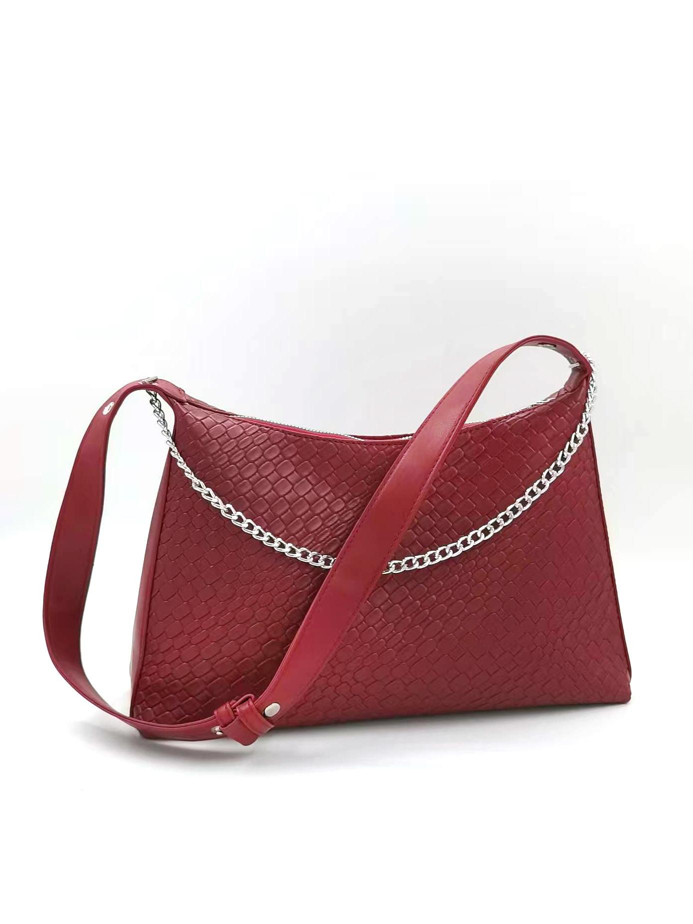 

Stylish and simple commuter versatile women s woven chain with retro temperament solid color soft leather handbag