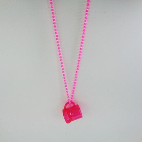 Kieliszki do shotów imprezowe z kolorowymi naszyjnikami z koralików Wygodny design do noszenia bez użycia rąk Plastikowe kubki Wielokrotnego użytku Festiwale Imprezy przy basenie Akcesoria ślubne