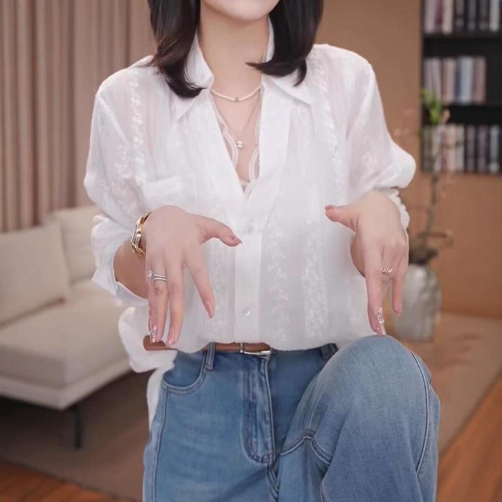 Camisa blanca de jacquard con empalme de encaje retro para mujer 1116 nuevo diseño de verano top de manga larga que reduce la edad algodón y lino