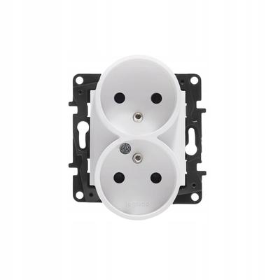 Niloe Step Module White Socket 2X Z/U Screw Terminals 16A 250V 863132