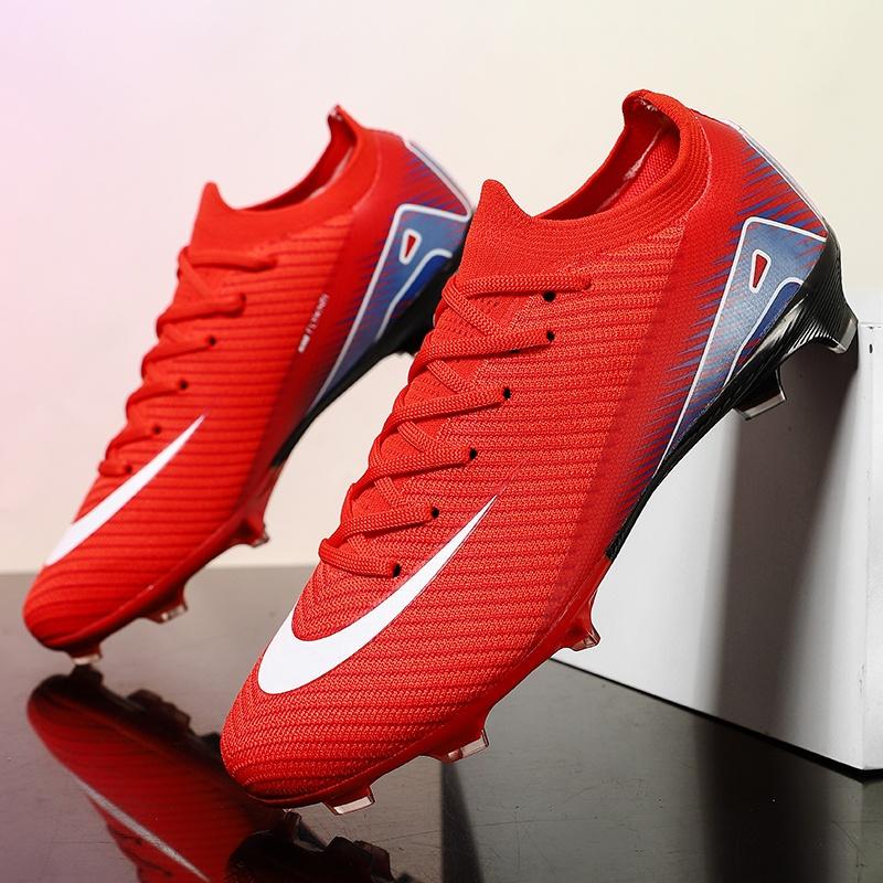 Nuovi Scarponi da Calcio da Uomo Adulti Allenamento Sport Calcio Scarpe Tacchetti Ragazzi Outdoor Tacchetti Lunghi Antiscivolo Traspiranti Partita Comodi