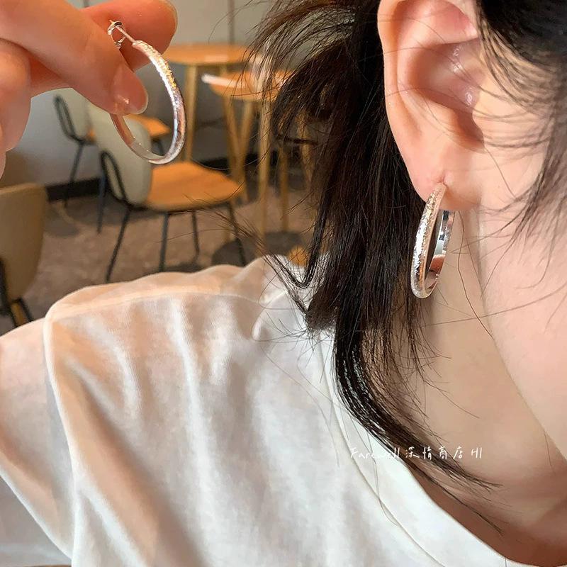 Серьги в ретро-дизайне в гонконгском стиле женственные серьги-кольца персонализированные серьги интернет-знаменитости