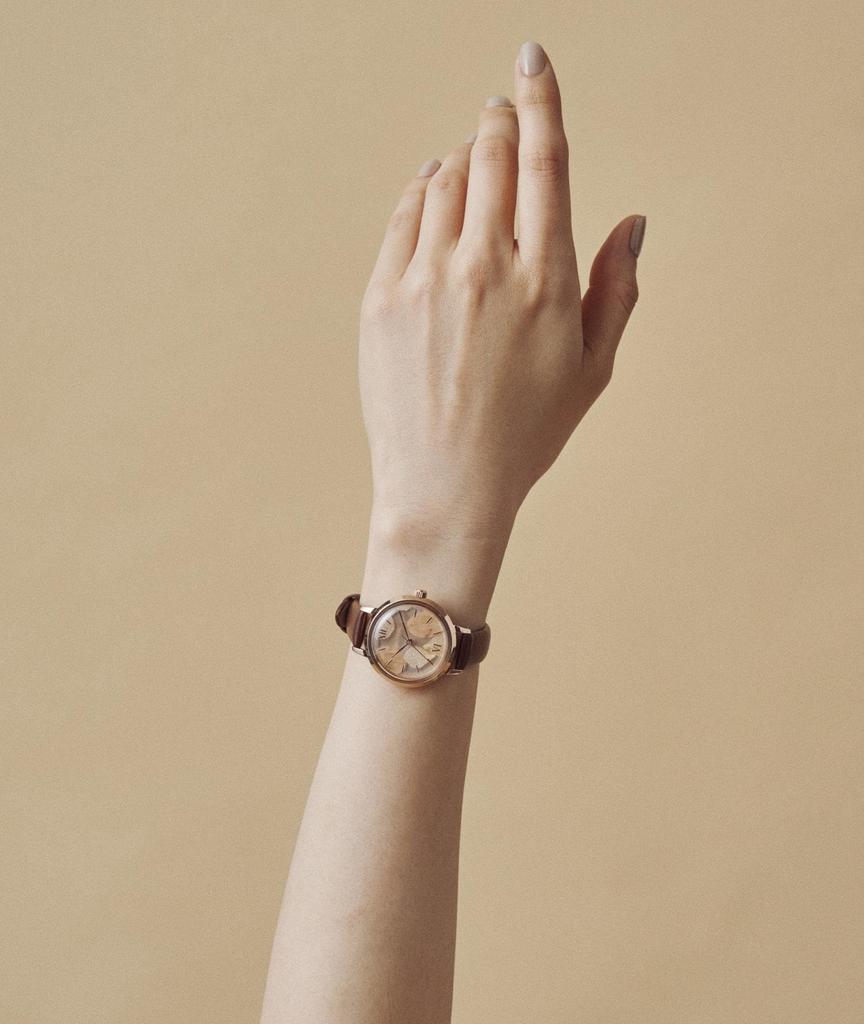 Authorized Dealer Shiki Bouquet Autumn Rose Brown Mw007002 [MATOW] Women's Watch, Leaves, Gold, Leather,