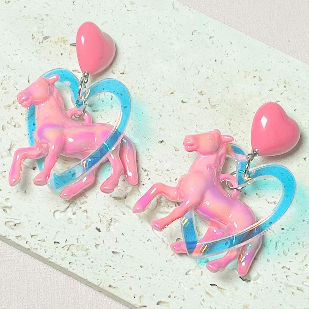 Charmante Acryl Herz Pferd Hängeohrringe Moderne Herz Pferd Tropfenohrringe Schmuck Stilvoller Hängeohrring Anhänger