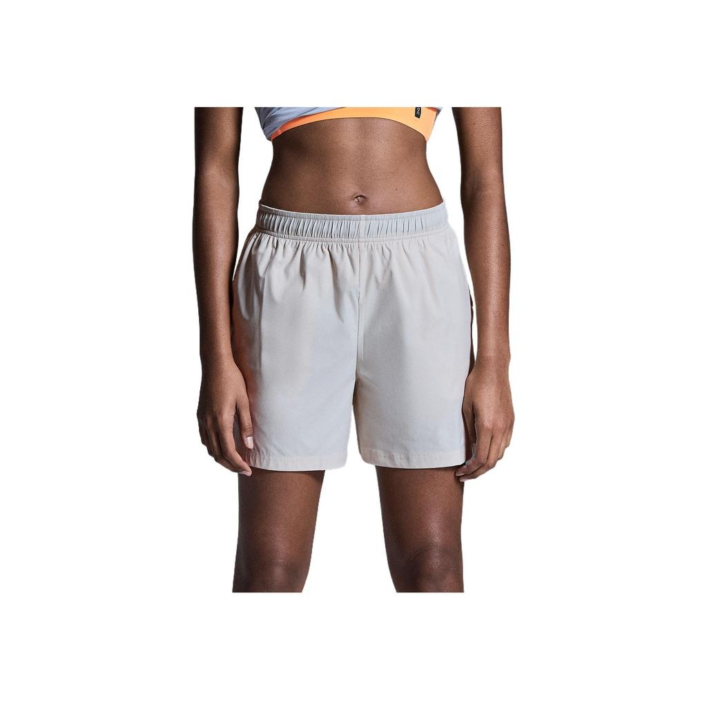 On Core 5 Zoll Shorts Damen Shorts Sand 1WF11050554