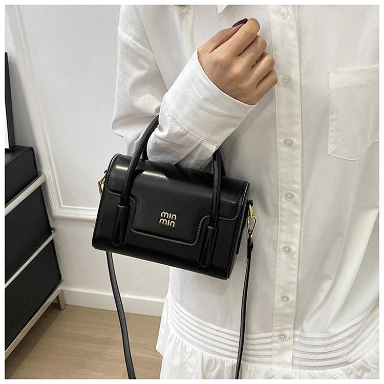 Stylish Square Bag French Minimalist Vintage Solid Color Niche Shoulder Bag Casual High-End Commuter Crossbody Bag