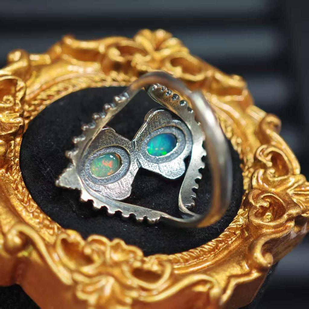 Verstellbarer Vintage-Ring aus 925er Sterlingsilber mit natürlichem Opal und goldenem Sonnendesign