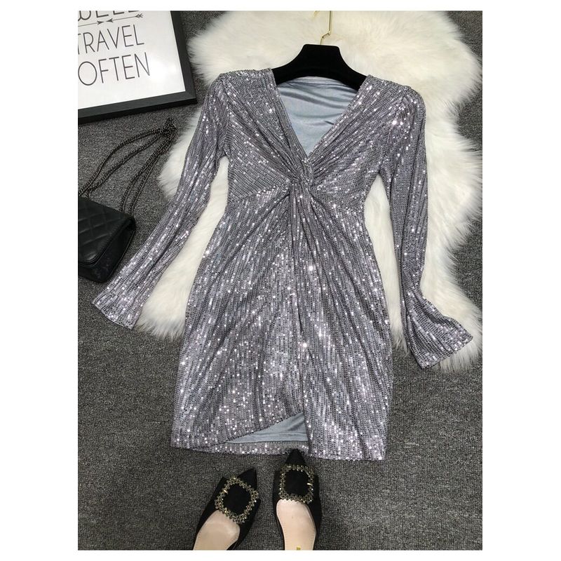 Elegant Sequin Evening Dress with a Slim Fit, Deep V-Neck, Suitable for Annual Parties, Hosts, and a Luxurious Niche Style for Women
