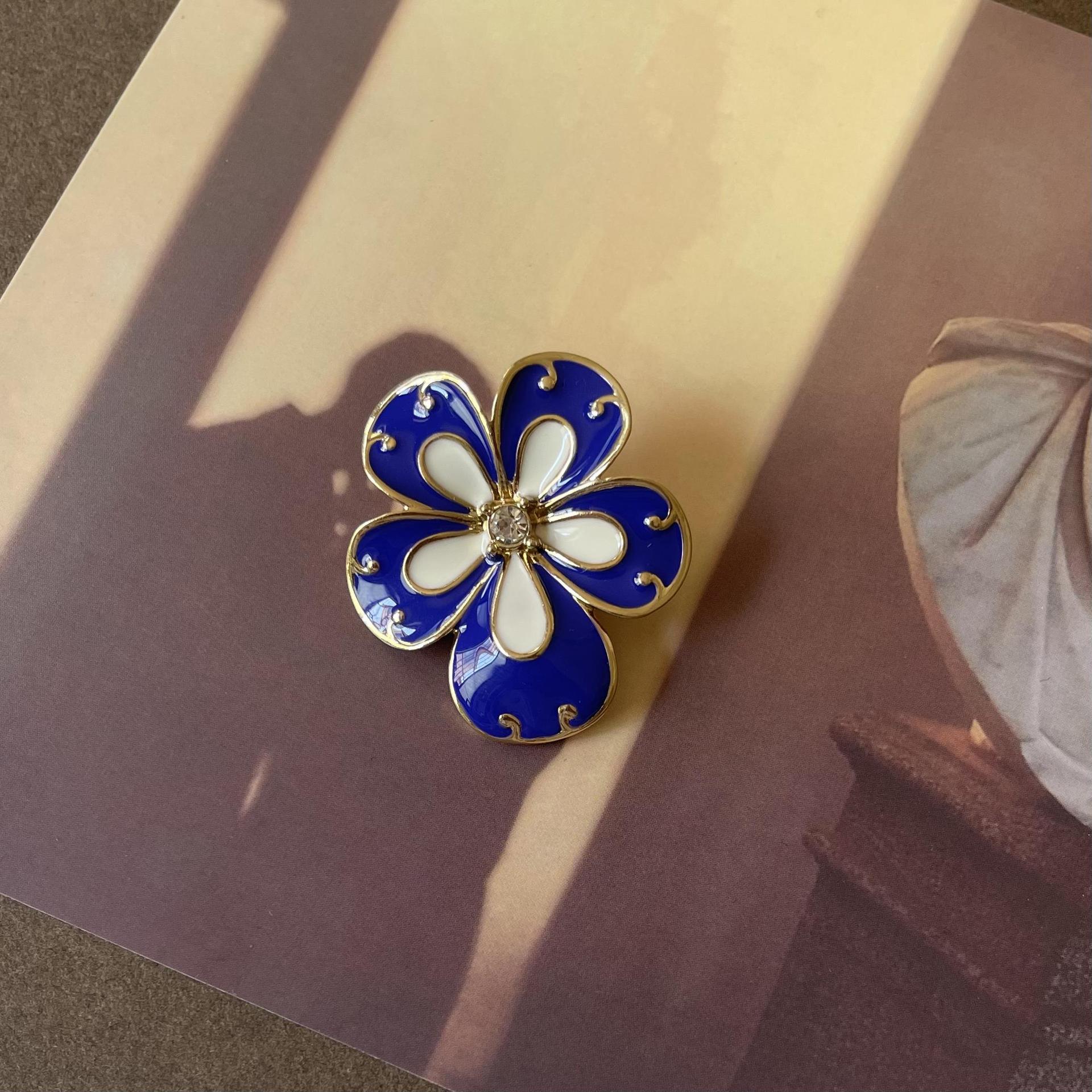 

Средневековый Винтаж Ретро Серия Цветочный Дизайн Глазурованная Декоративная Брошь Мода Индивидуальность Гальванопокрытие