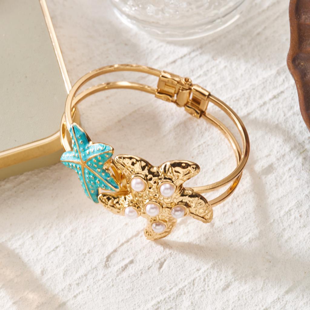 Vintage Aesthetic Imitation Pearl Starfish Bracelet For Women Gold Color Metal Texture Enamel Open Cuff Bangles Vacation Jewelry
