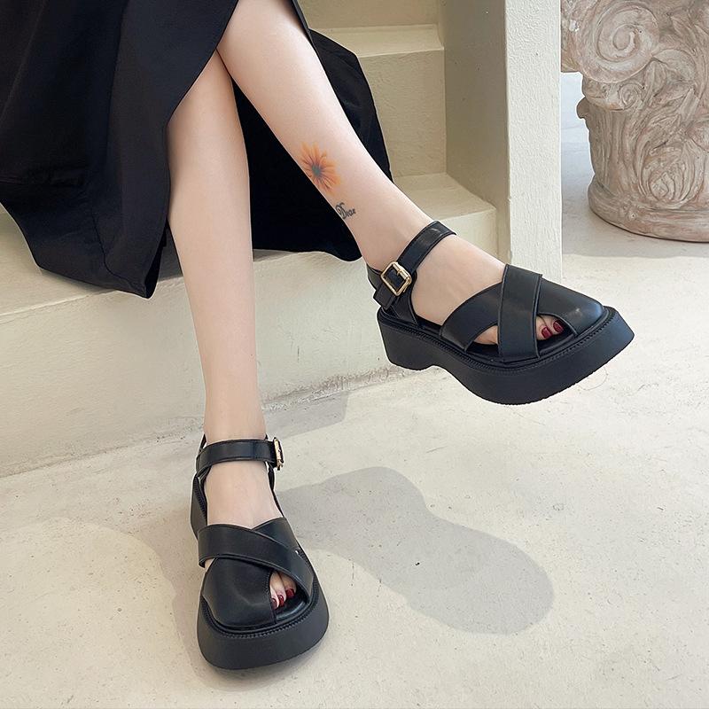 Baotou Sandalen Damen Sommer neu dicksohlige Strand Römerschuhe Fee mit Rock Schweinekäfigschuhe flache Einzelschuhe