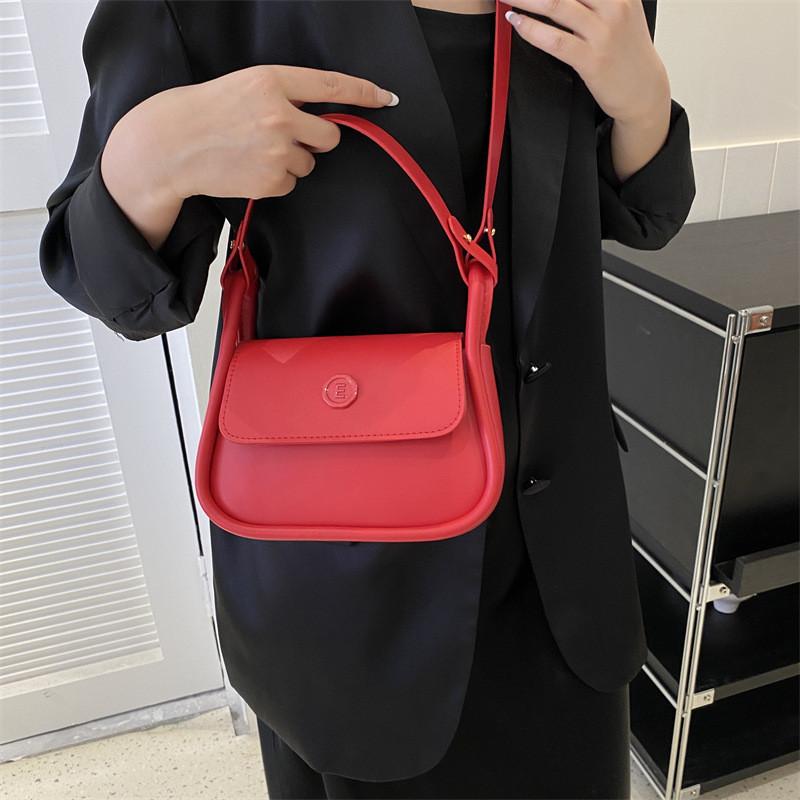 Stylish Korean Minimalist Shoulder Bag 2023 Trendy Pu Leather Crossbody Bag For Women