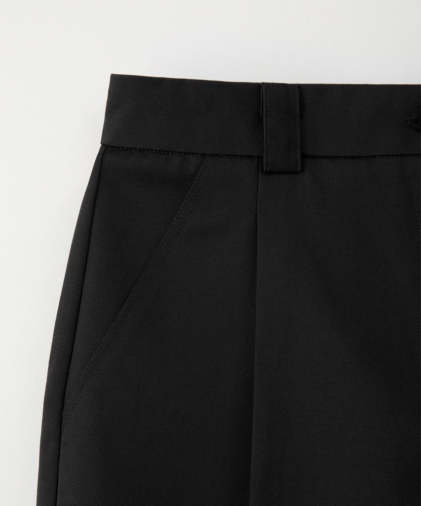 Sseomweeobeoteo Dave Cotton Short Pants - Black
