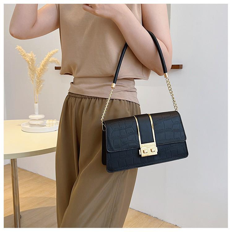2025 Autumn Retro Minimalist Underarm Women's Shoulder Bag - Stylish Valentine's Day Chain Square Bag
