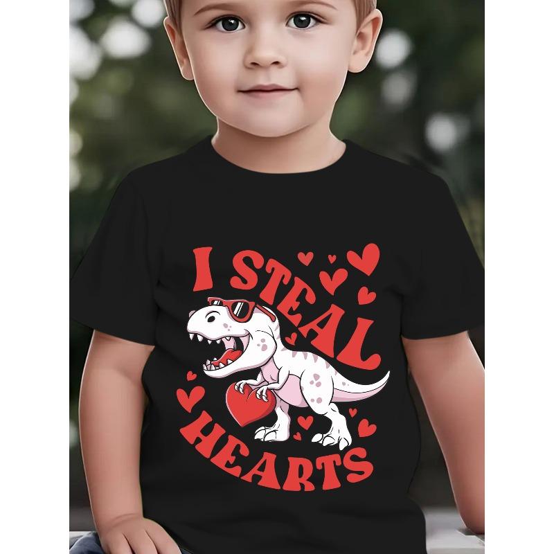 

European sizes Boys Fashion Short Sleeve T-Shirt | I STEAL HEARTS Cartoon Dinosaur Holding Heart Print, Casual Crew Neck, Summer Top 98cm чёрный