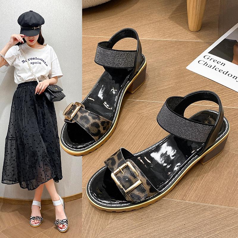 Xia new thick heel women's shoes college style buckle belt middle heel sandals belt buckle open toe sandals foreign trade large size