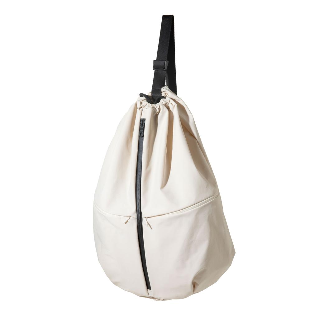 Mazi Untitled Bundle Bag (Ivory)