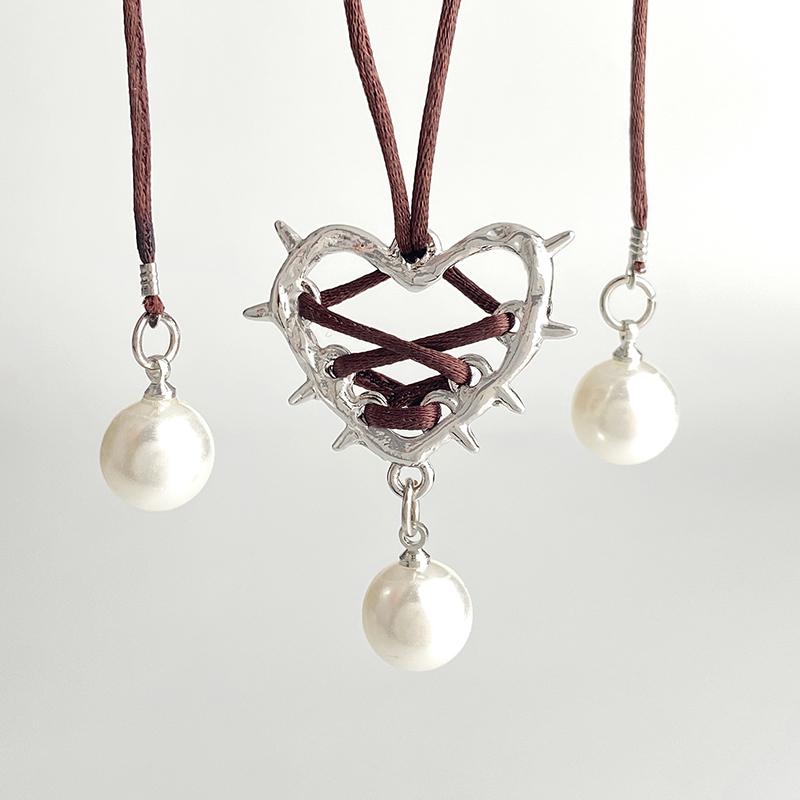 Exaggeration Vintage Elegant Trendy Metal Heart Necklace Ribbon Pearl Pendant Clavicle Chain For Women  Jewelry