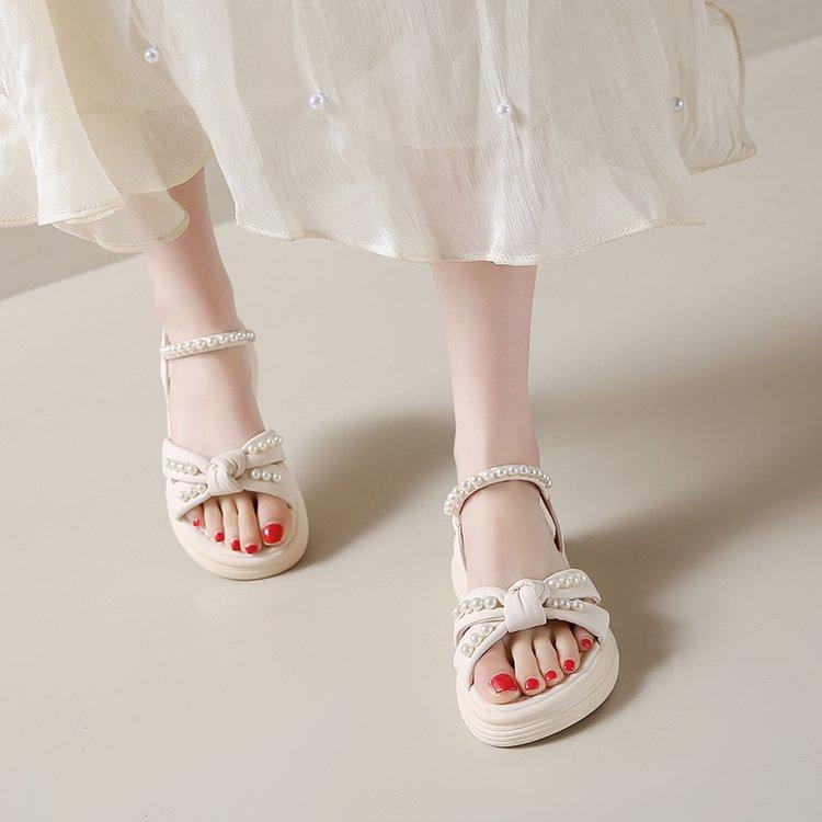 

[Youshilai] 2025 new beach sandals one-word buckle with pearl lady sandals gentle color scheme classic 40