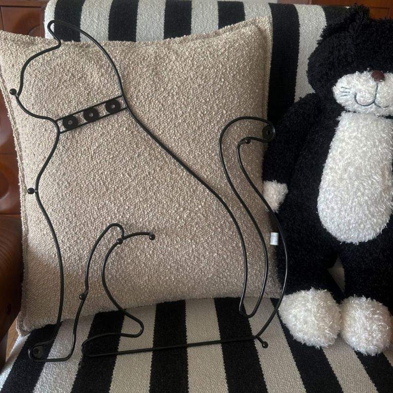 Retro Cartoon Cats Wall Hook Minimalist Design For Home Decors Functional To Hanging Clothes Hats And Bags Durable Iron Materials Suitable For Various