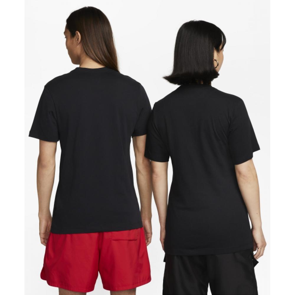 Nike SporTswear Club T shirT M   Black whiTe  Ar4999 013