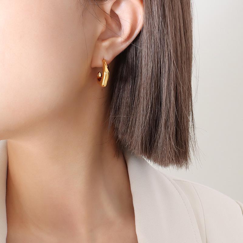 Trendy Hong Kong Style Copper C-Shaped Stud Earrings: Versatile, Elegant, Personalized Accessories for Women