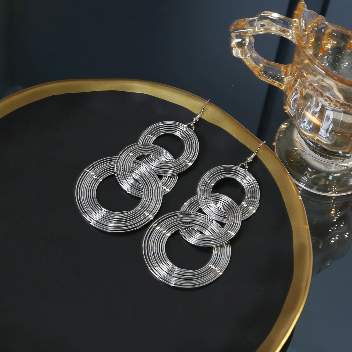 

Уникальные геометрические металлические серьги с длинной подвеской, простые и элегантные для повседневного ношения серебряный